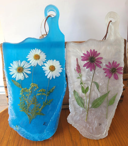 Plateau de service en résine avec fleurs naturelles / Serving Tray in resin with Natural Flowers