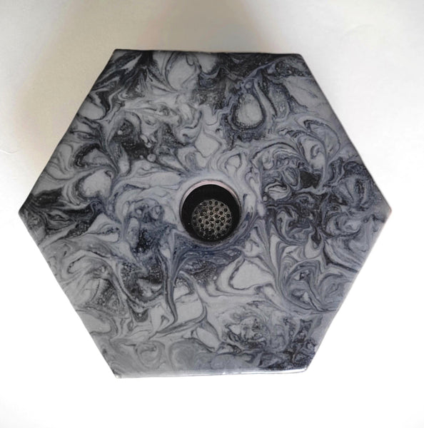 Vase floral zen IKBANA, en céramique et résine, art japonais, fait main au Québec / IKBANA zen floral vase, in ceramic and resin, Japanese art, hand made in Quebec