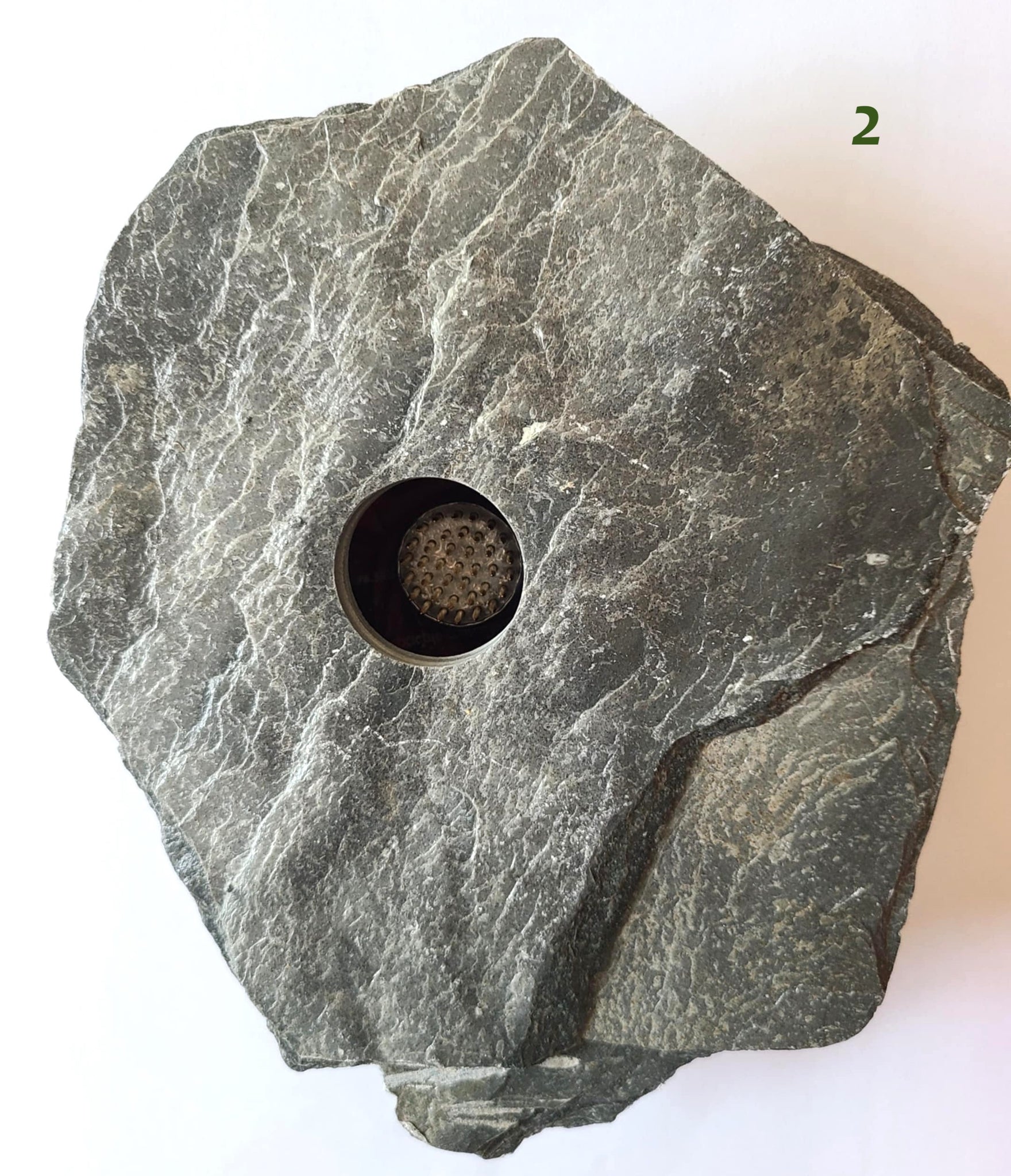 Vase floral zen IKBANA, en ardoise de Prévost, art japonais, fait main au Québec / IKBANA zen floral vase, in natural slate from Prévost, Japanese art, hand made in Quebec