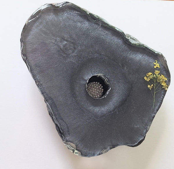 Vase floral zen IKBANA, en résine colorée, art japonais, fait main au Québec / IKBANA zen floral vase, in colored resin, Japanese art, hand made in Quebec